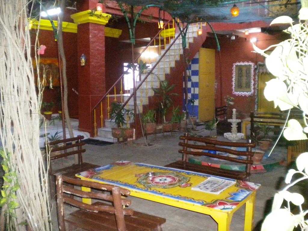 Ganpati Guest House Варанаси Екстериор снимка