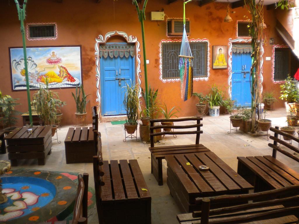 Ganpati Guest House Варанаси Екстериор снимка