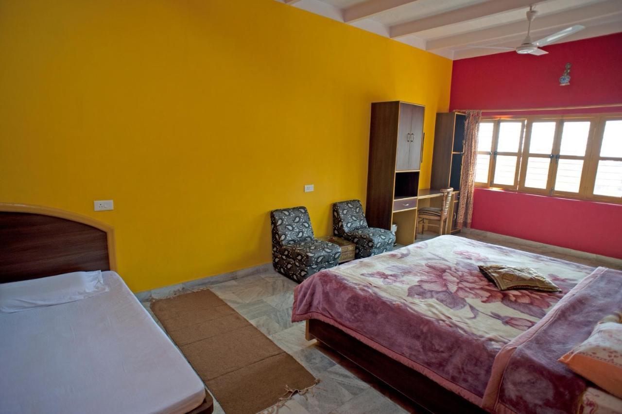 Ganpati Guest House Варанаси Екстериор снимка