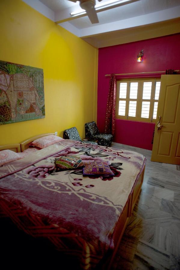 Ganpati Guest House Варанаси Екстериор снимка